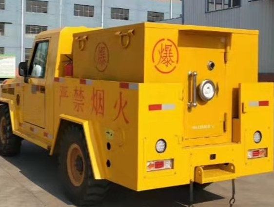 泸西凯龙爆破器材运输车：保障爆破任务的安全运行